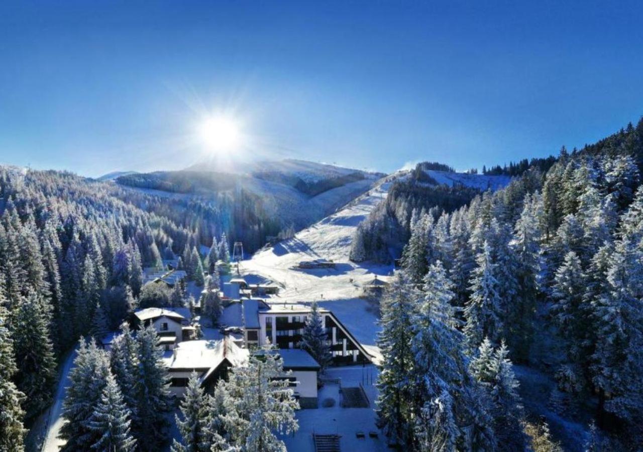 Hotel Ski Deménvölgy Kültér fotó